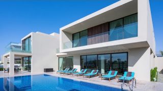 Dubai’s Dream 4 Bedroom Villa! $4,600,000